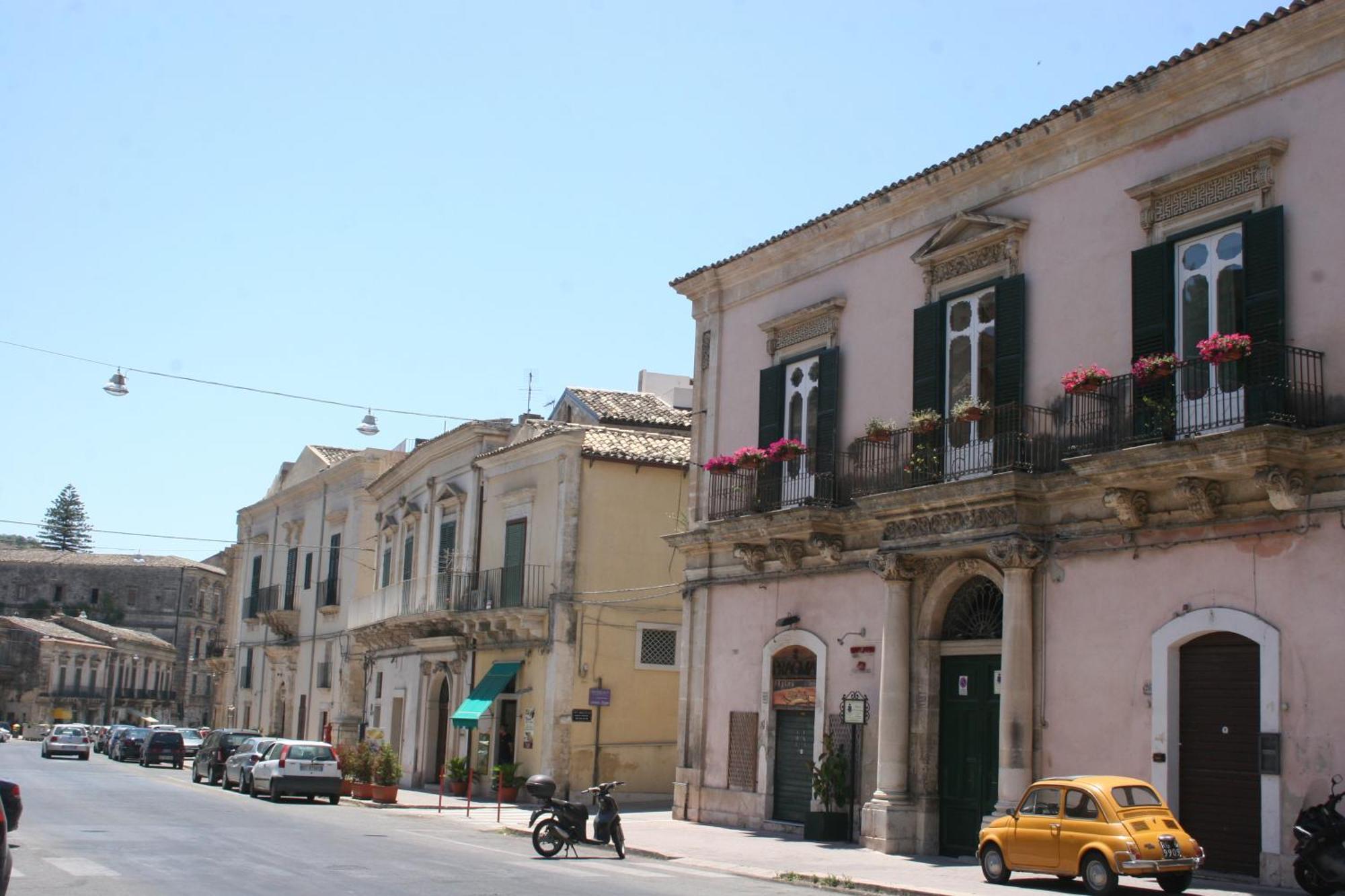 Palazzo Il Cavaliere B&B De Charme Modica Exterior photo