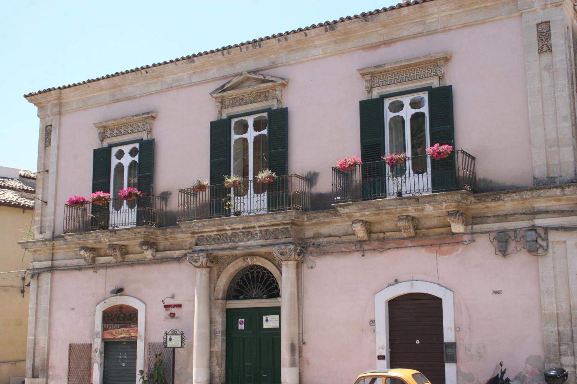 Palazzo Il Cavaliere B&B De Charme Modica Exterior photo