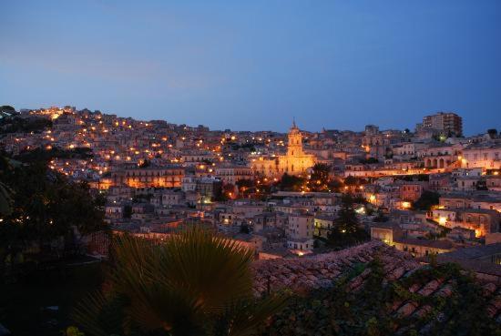 Palazzo Il Cavaliere B&B De Charme Modica Exterior photo
